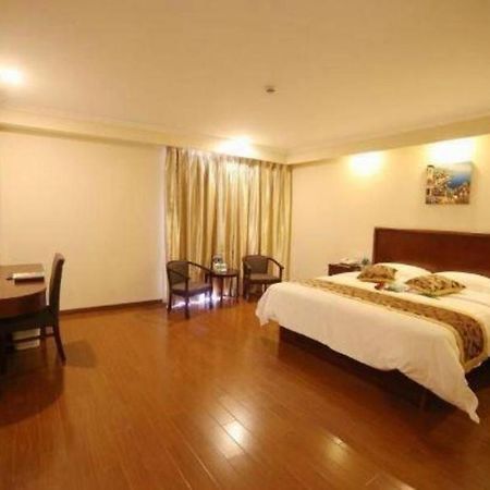 Greentree Inn Suzhou Industrial Zone Yangcheng Lake Weiting Mong Kok Express Hotel Екстер'єр фото
